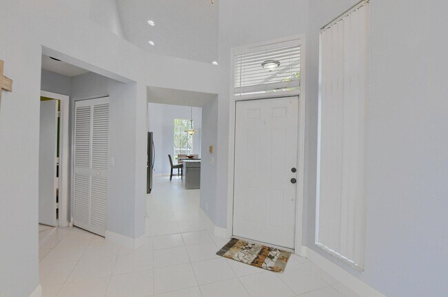 Foto del edificio - 2475 NW 66th Dr
