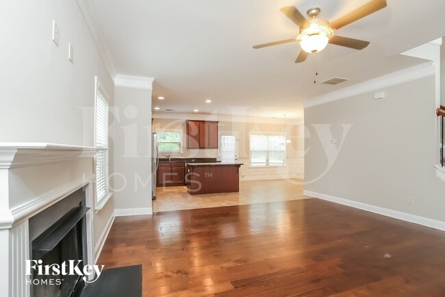 Building Photo - 218 Woods Cir