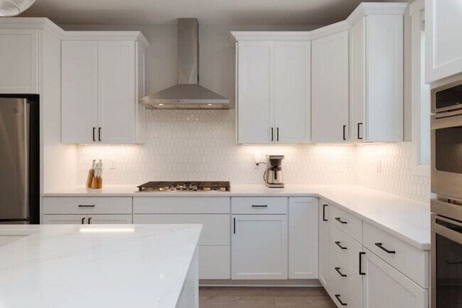 Building Photo - Newly Remodeled 4bed/2.5bath Home in Gig Harbor!