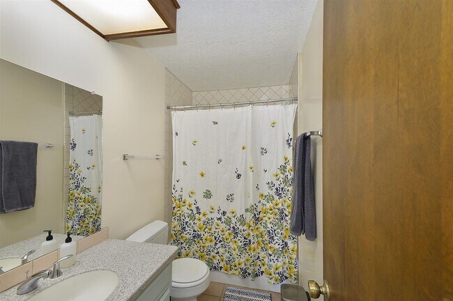 Foto del edificio - 1684 40th Pl SE