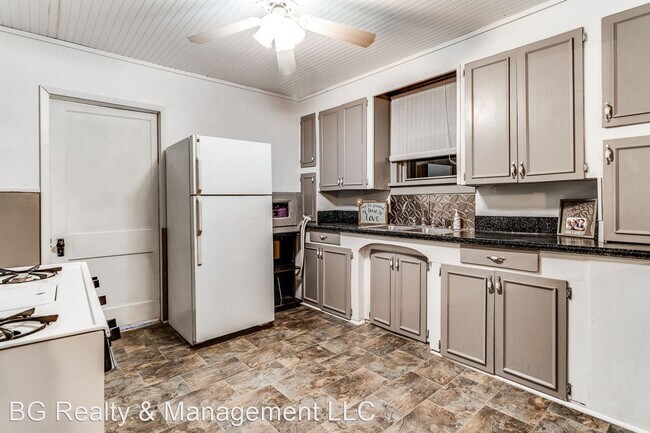 Building Photo - 3 br, 1 bath House - 233 Mills Street