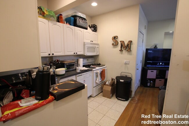 Building Photo - 1803 Beacon St