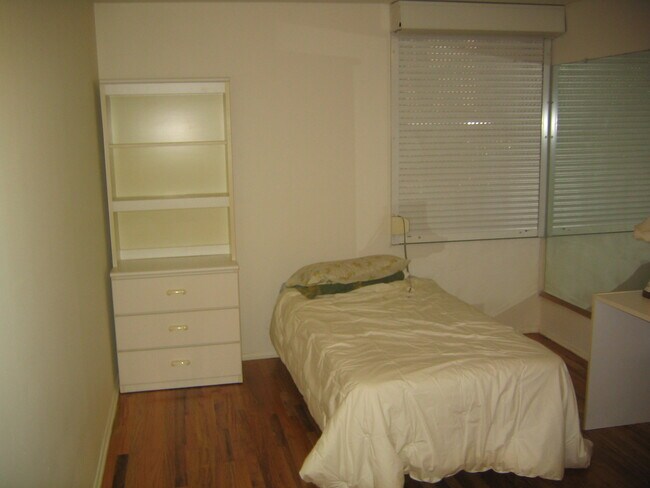 DR 2 - 1261 W Westgate Ter