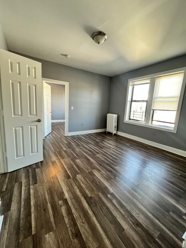 42 West 29th St 4B - 40 W 29th St