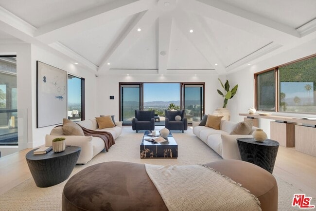 Building Photo - 3116 Elvido Dr