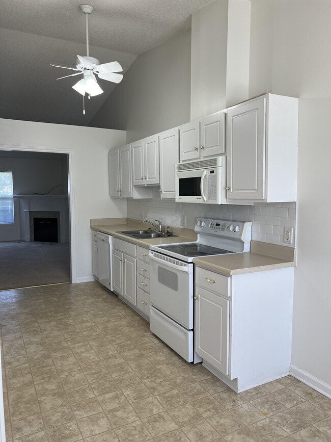 Photo - 300 Jeremy Ln Townhome