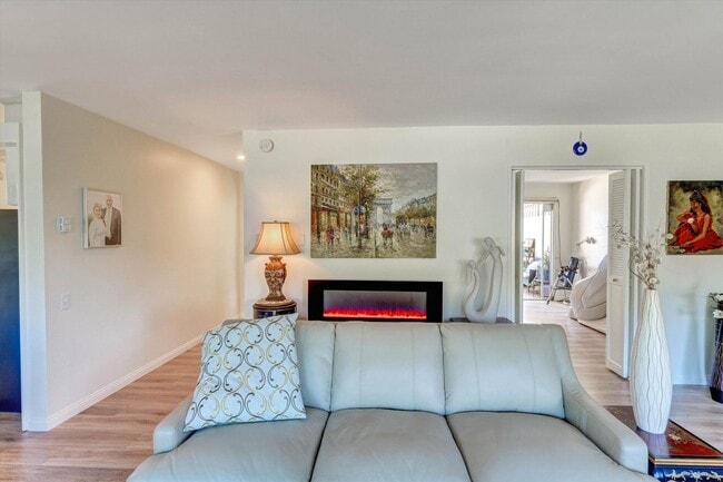 Building Photo - 13561 Table Rock Dr