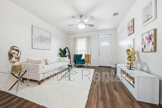 Foto del edificio - 5116 Rose Gdn Lp