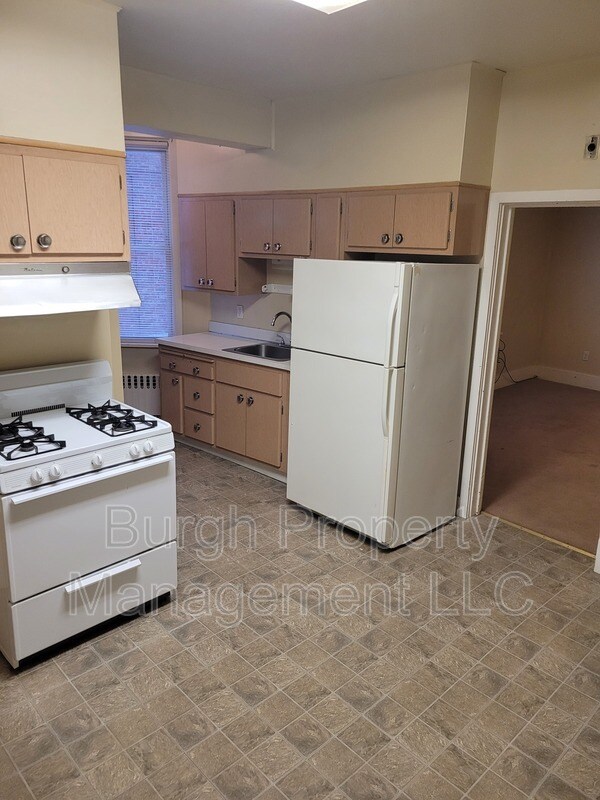 Primary Photo - 129 Chess St