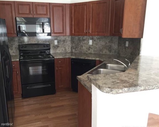 Foto del edificio - 3 br, 2.5 bath  - 10242 NW 7th St Unit 105