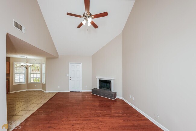 Building Photo - 706 Squirrels Nest Ct