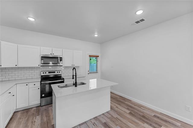 Foto del edificio - 3331 Spring Ave