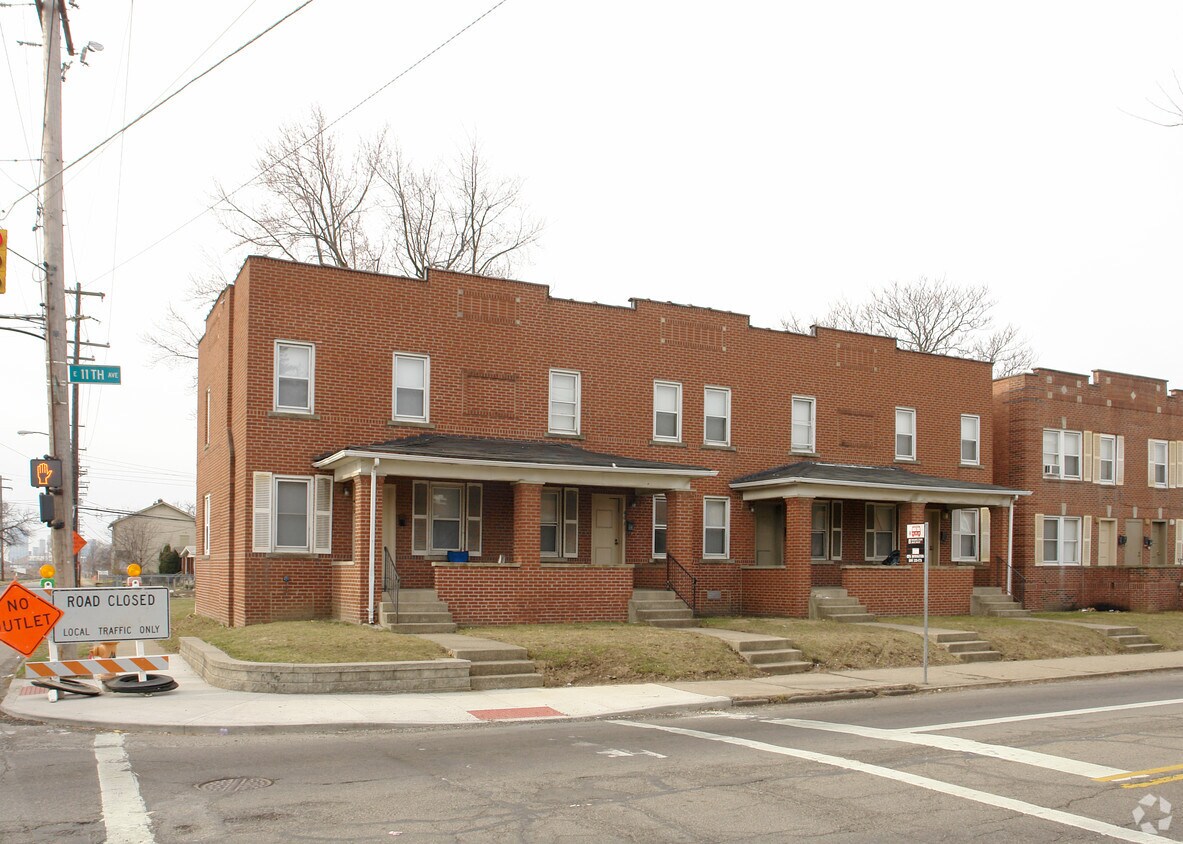 Primary Photo - 397-403 E 11th Ave