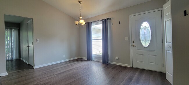 Foto del edificio - 336 Burr Oak Cir
