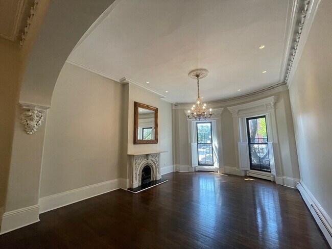 Foto del edificio - 582 Massachusetts Ave