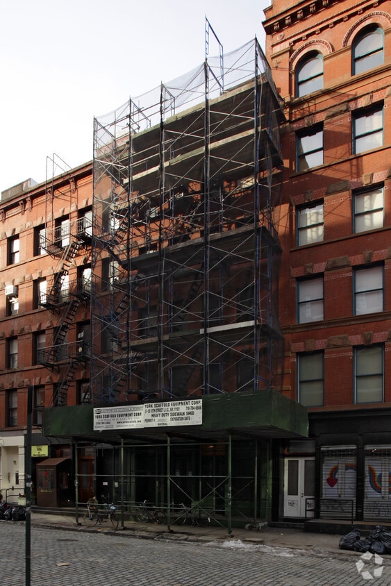 Primary Photo - 464 Greenwich St