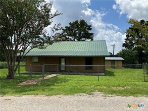 Building Photo - 114 Shore Front Dr