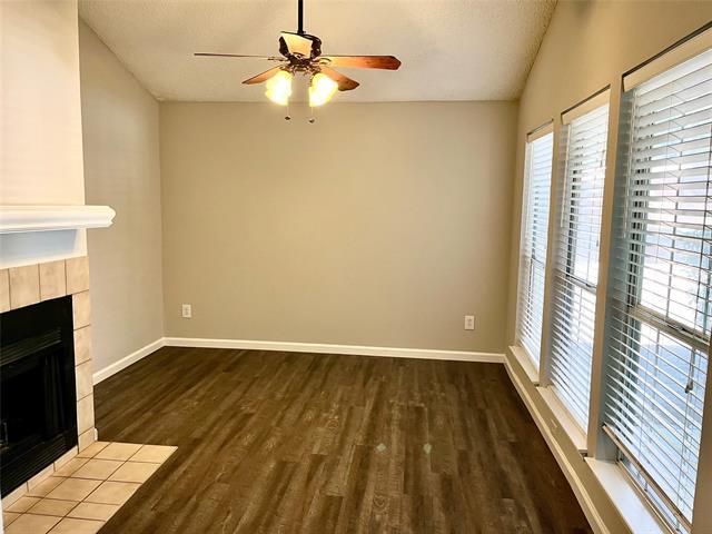 Building Photo - 1459 Meadowood Village Dr