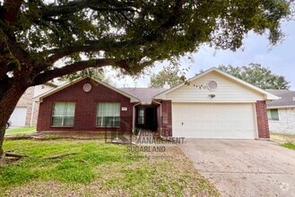 Building Photo - 1405 Manor Dr