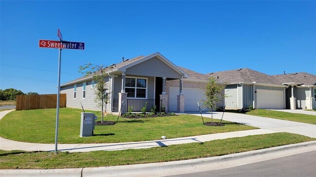 Building Photo - 250 Sweetwater Dr
