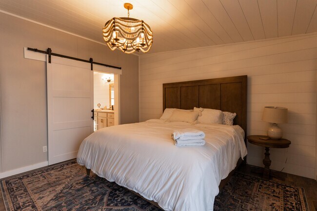 Foto del edificio - 48606 Alder Dr