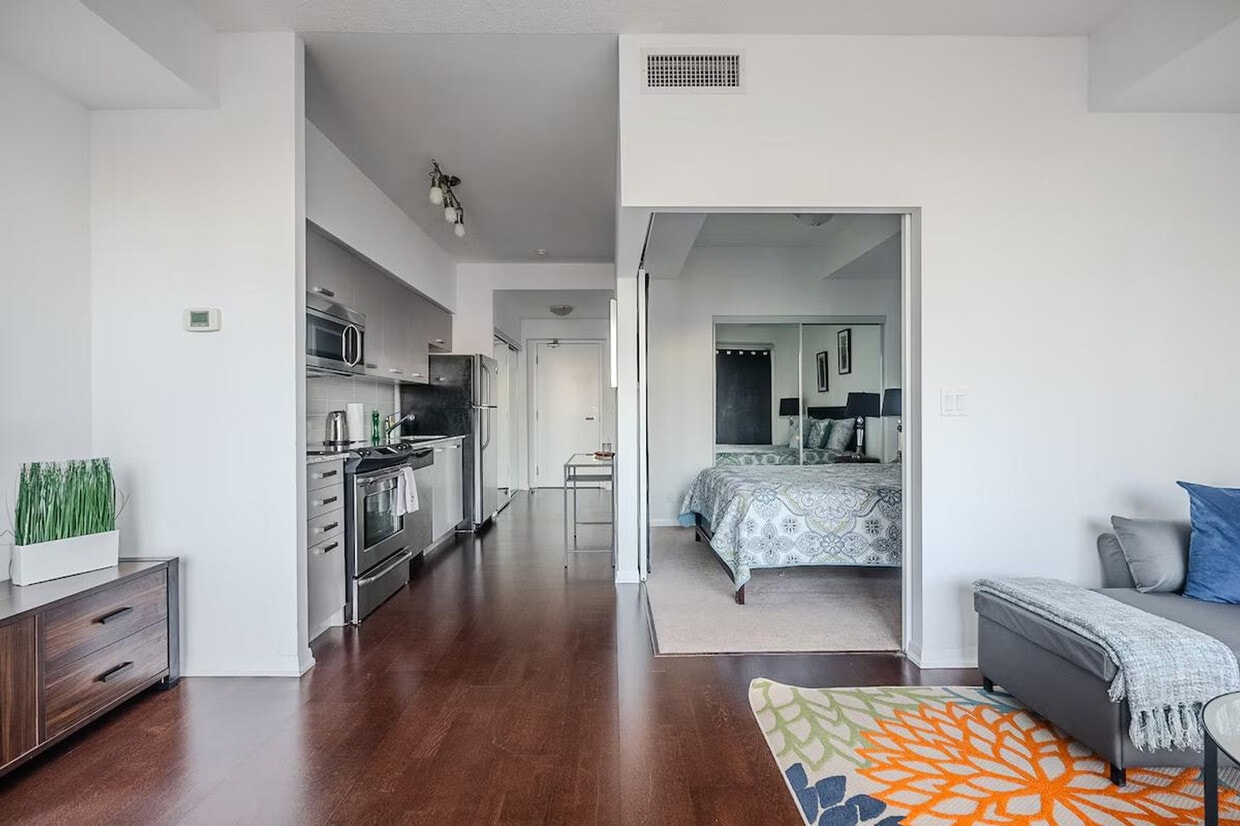 Photo principale - 801 Bay St.