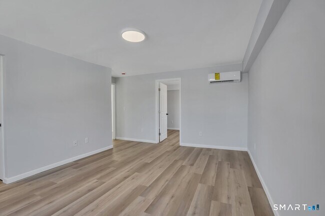 Foto del edificio - 192 Hartford Rd