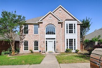 Building Photo - 2325 Havard Oak Dr