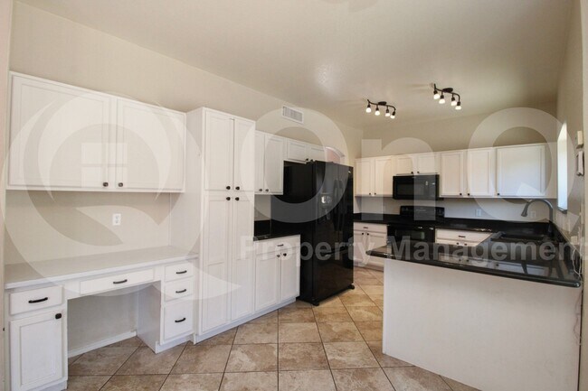 Foto del edificio - 3845 W Charlotte Dr