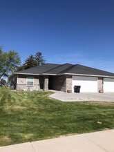 Building Photo - 321 Aspenwood Dr