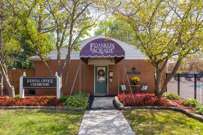 Foto del edificio - Franklin Square Apartments