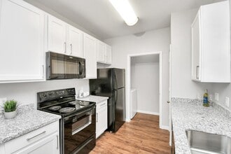 Building Photo - 6777 Sommerall Dr