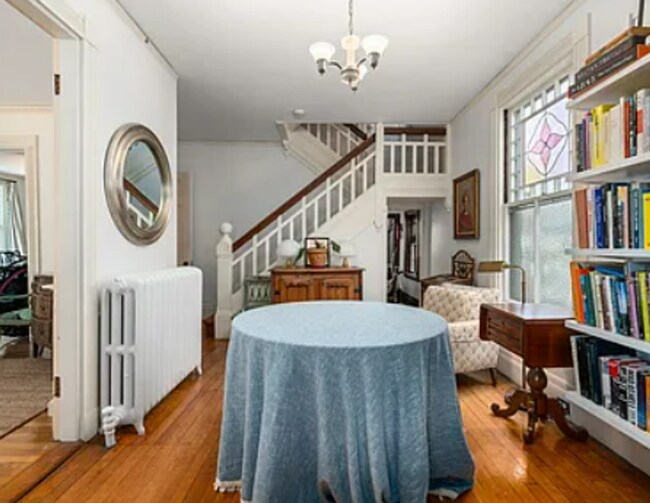 Foto del edificio - Elegant Brookline Single Fam 5bd/2.5 bath,...