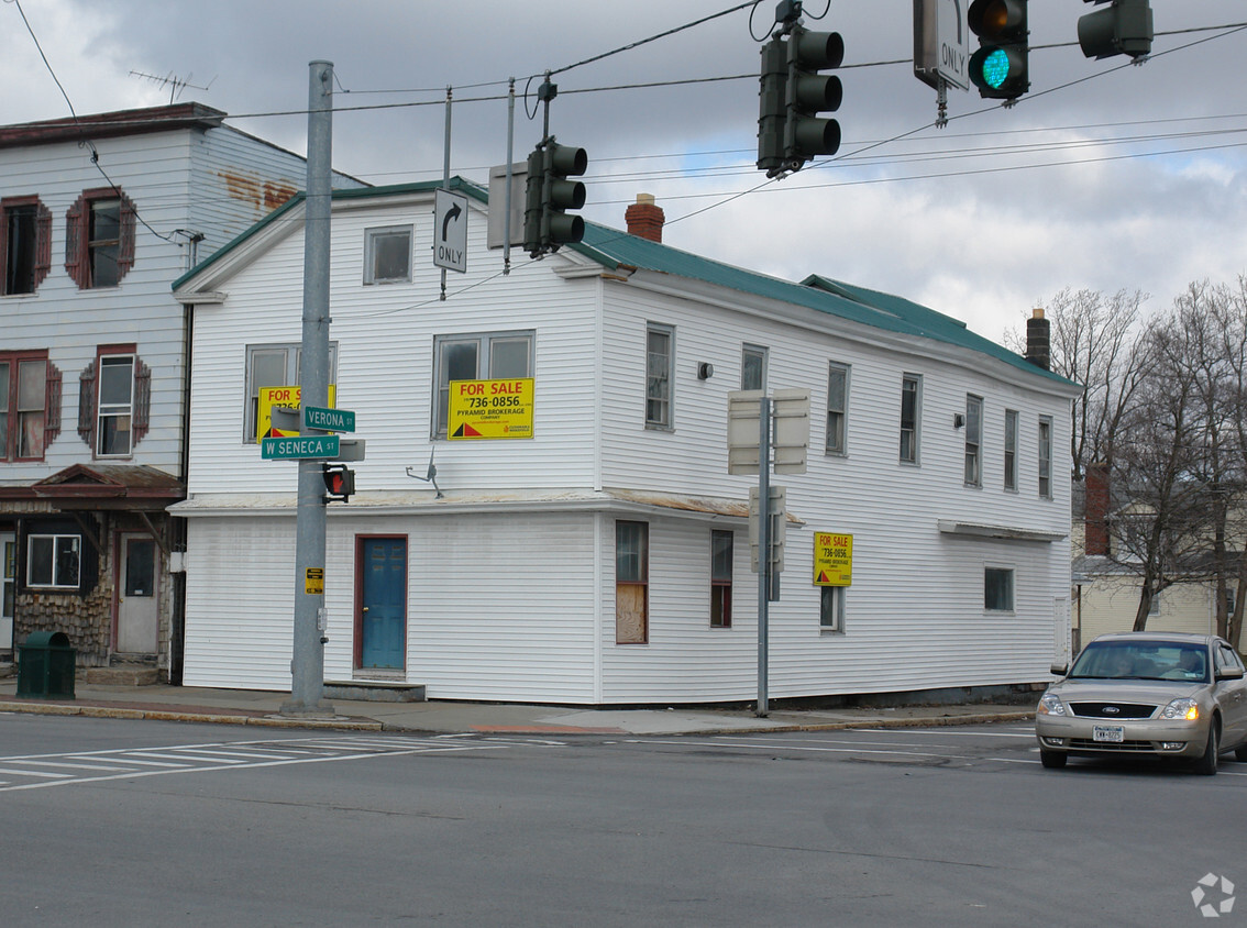 Building Photo - 5257 Seneca St