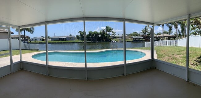 Building Photo - Beautifully Renovated Canal Home