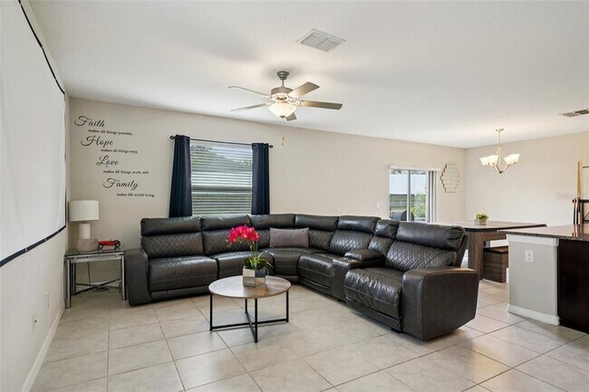 Foto del edificio - 14460 English Lavender Dr