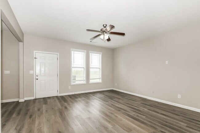 Foto del edificio - 1456 Arbor Pl Dr