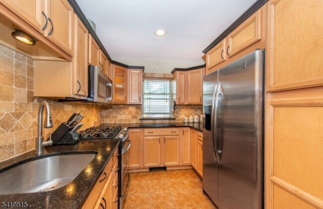 Foto del edificio - 2467 NJ-10