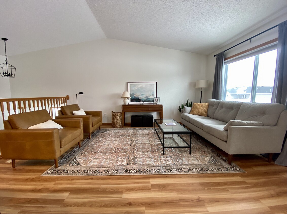 Foto principal - 3383 62nd Ave S
