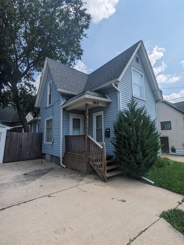 1818 Charles St, Rockford, IL 61104 House Rental in Rockford, IL