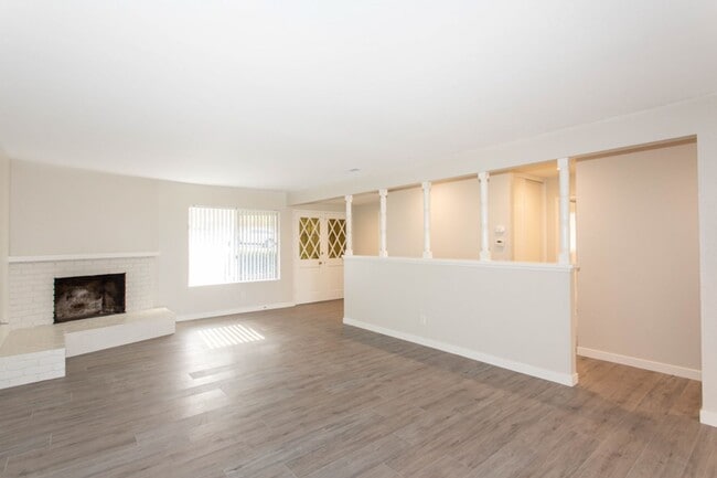 Building Photo - Beautiful 4 bed/2 bath single-story home w/ocean view! Close to the Beach & Carlsbad Village!