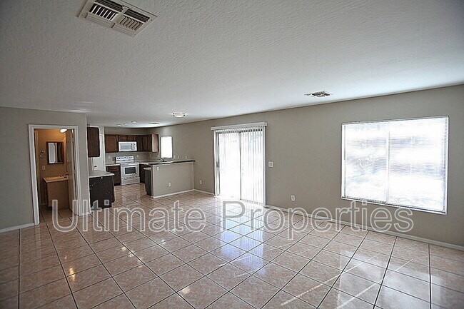 Foto del edificio - 12441 W Rosewood Dr