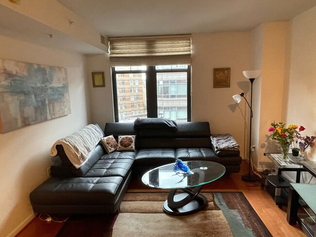 Foto del edificio - 1021 N Garfield St
