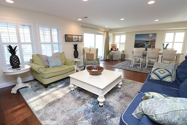 Foto del edificio - 9505 Monmouth Ave