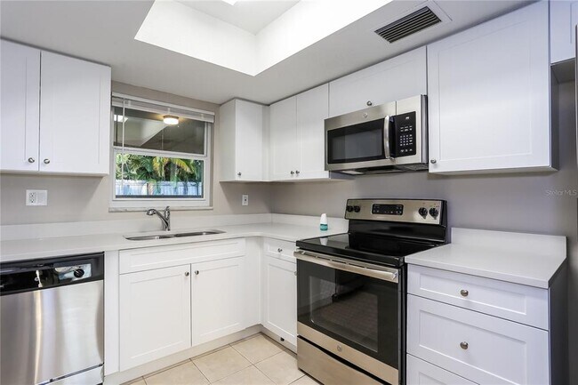 Building Photo - 12287 Mallory Dr