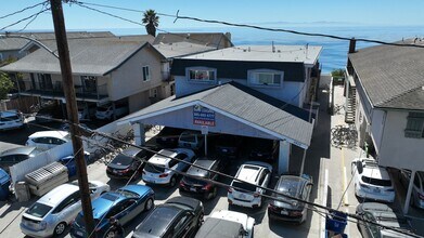 Building Photo - 6525 Del Playa Dr