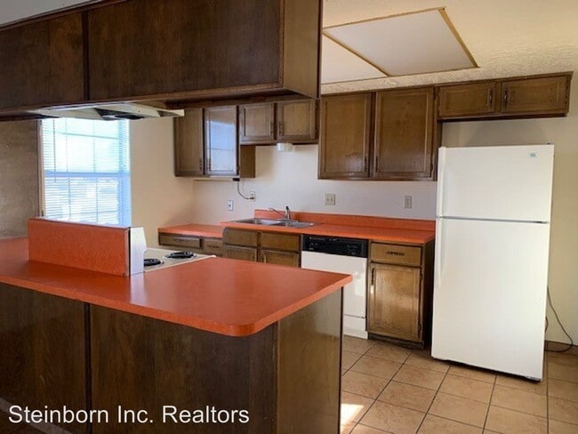 Building Photo - 2900 Los Amigos Ct