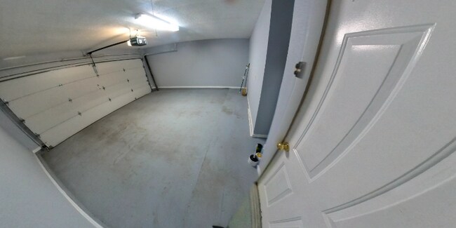 Foto del edificio - 1934 S Village Green St