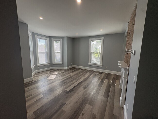 Foto del edificio - 2757 Harris Ave