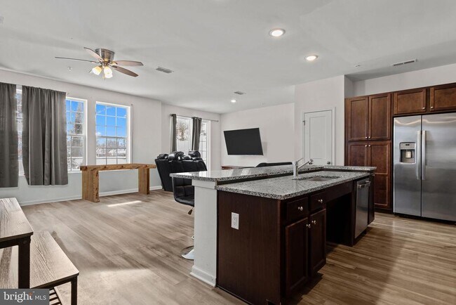 Foto del edificio - 228 Park Ln